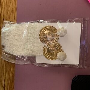 GOLD STATEMENT EARRINGS